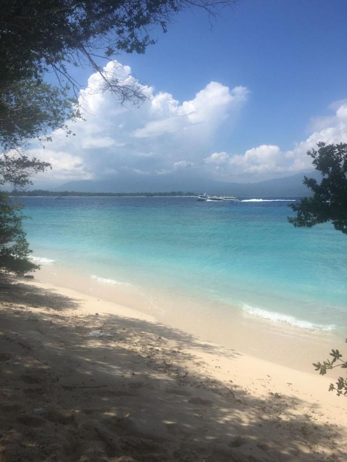 Biru Meno Beach Bungalows Gili Meno Extérieur photo