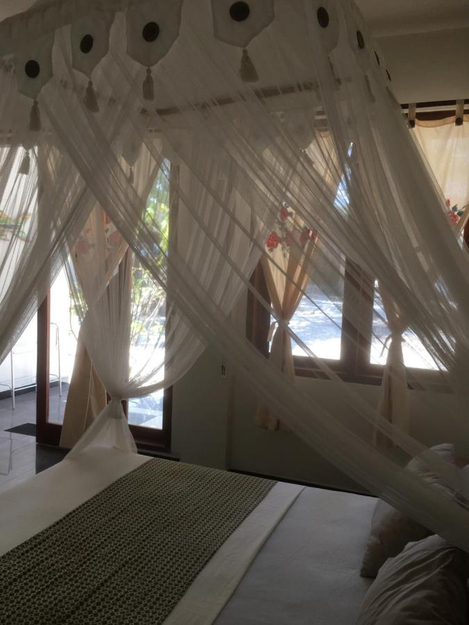Biru Meno Beach Bungalows Gili Meno Extérieur photo