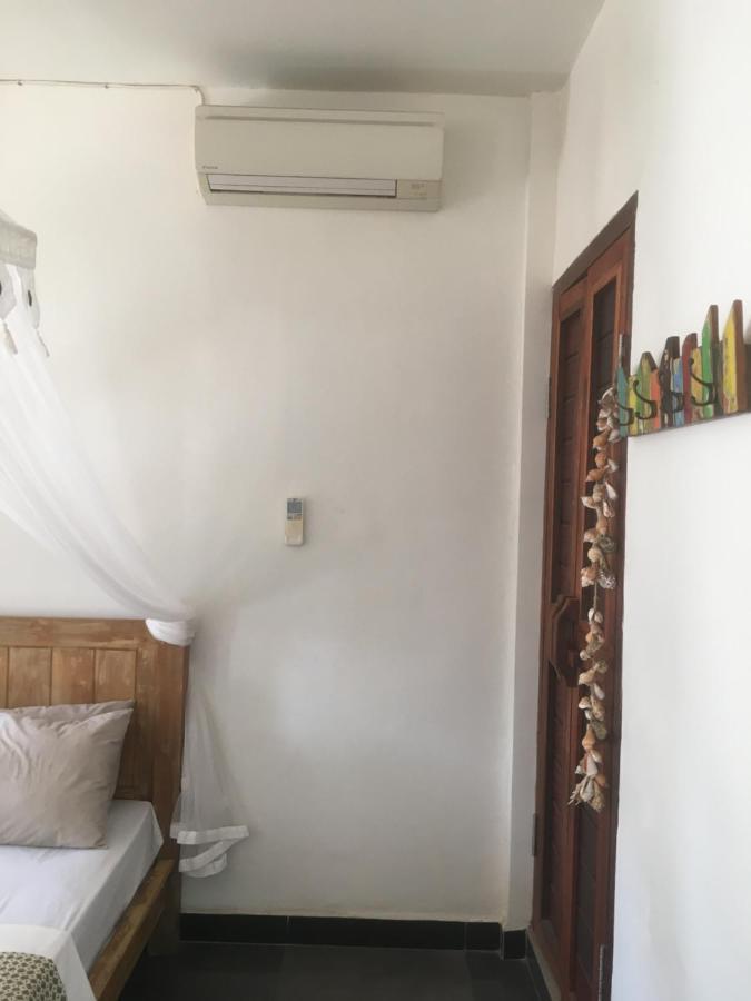 Biru Meno Beach Bungalows Gili Meno Extérieur photo