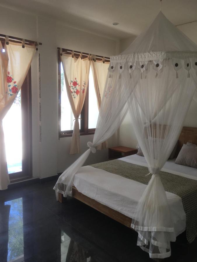 Biru Meno Beach Bungalows Gili Meno Extérieur photo