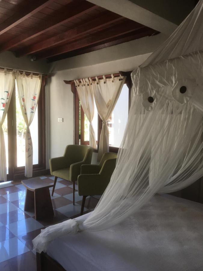 Biru Meno Beach Bungalows Gili Meno Extérieur photo