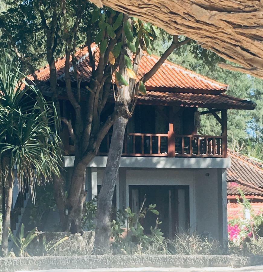 Biru Meno Beach Bungalows Gili Meno Extérieur photo